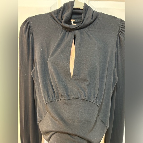 Free People First Love Cropped Long Sleeve Top Sz M Cinched Waist Chest Cutout - Picture 7 of 12